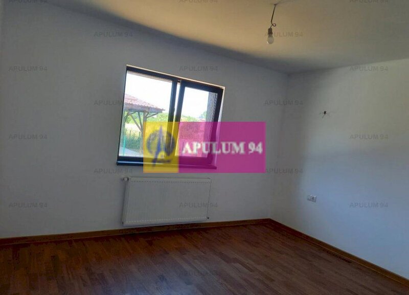 Gulia, casa 4 camere parter, 107 mp utili, curte 500, intre 2 paduri