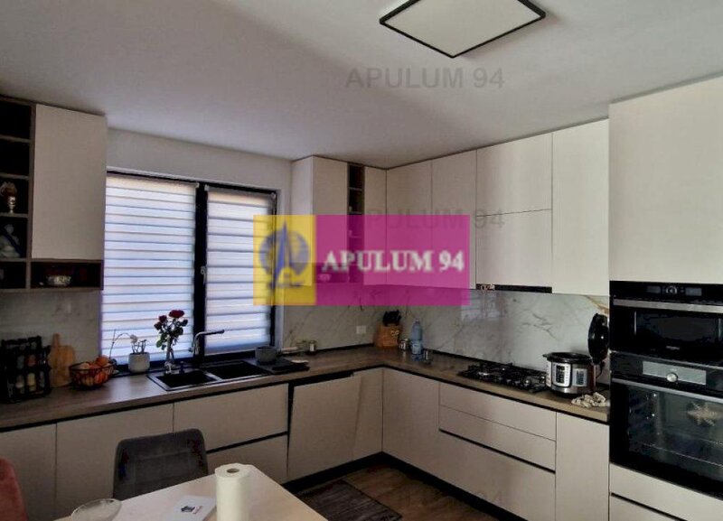 Gulia, casa 4 camere parter, 107 mp utili, curte 500, intre 2 paduri