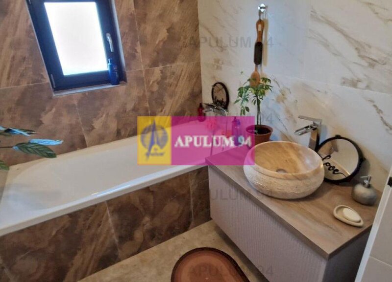 Gulia, casa 4 camere parter, 107 mp utili, curte 500, intre 2 paduri